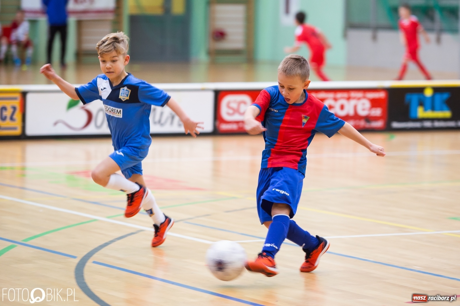 Zdjęcie w galerii na portalu naszraciborz.pl: Drugi dzień zmagań piłkarskich w Arenie Rafako wiadomości z regionu