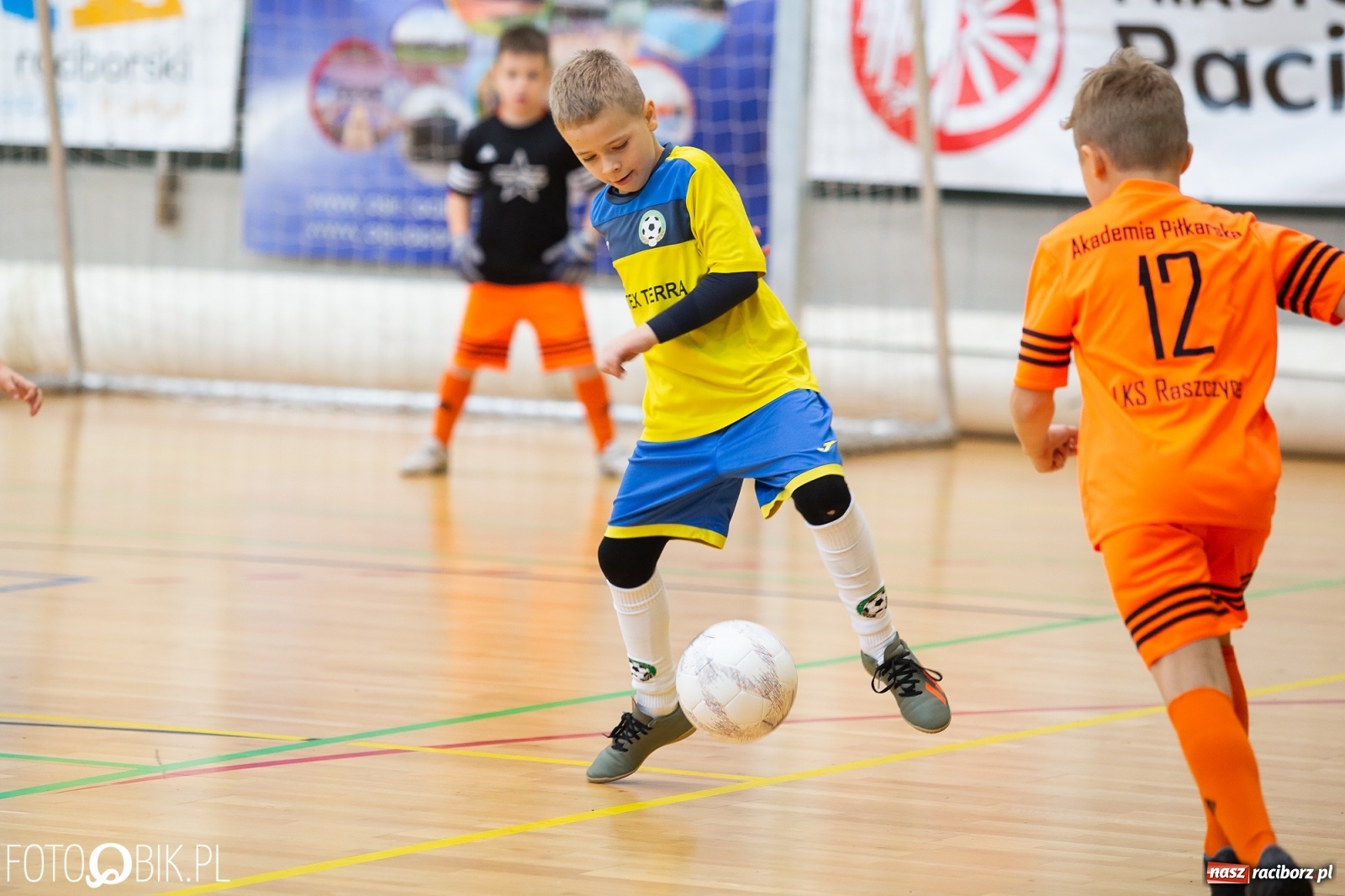 Zdjęcie w galerii na portalu naszraciborz.pl: Drugi dzień zmagań piłkarskich w Arenie Rafako wiadomości z regionu