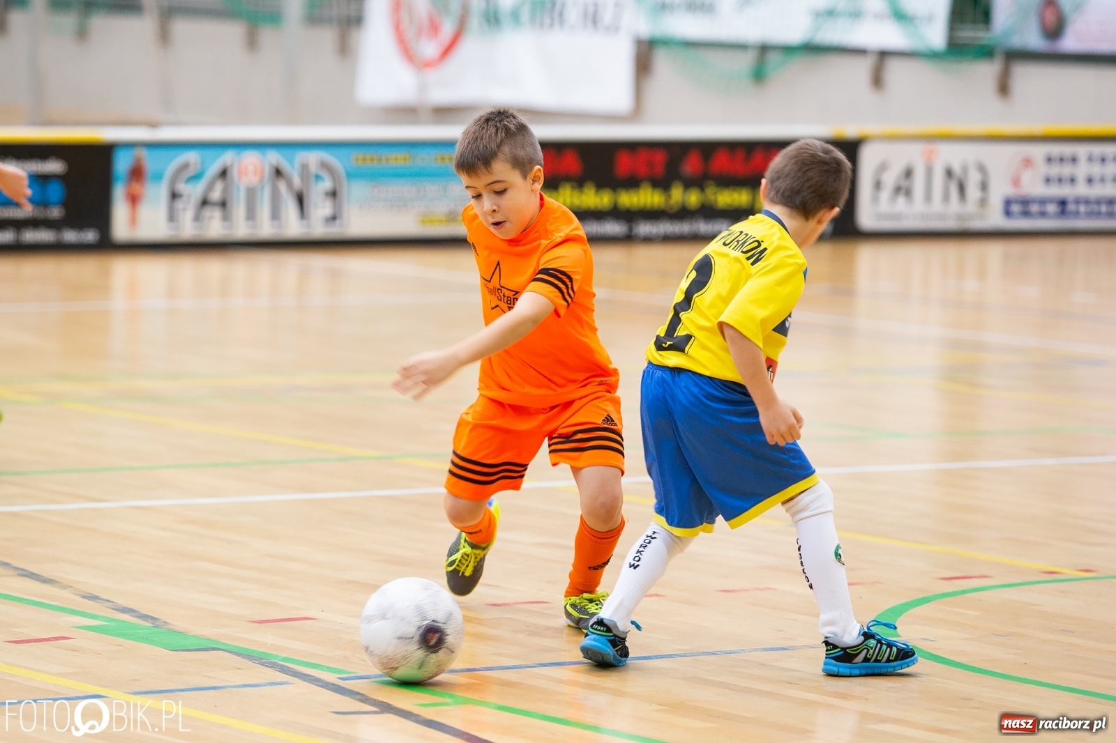 Zdjęcie w galerii na portalu naszraciborz.pl: Drugi dzień zmagań piłkarskich w Arenie Rafako wiadomości z regionu