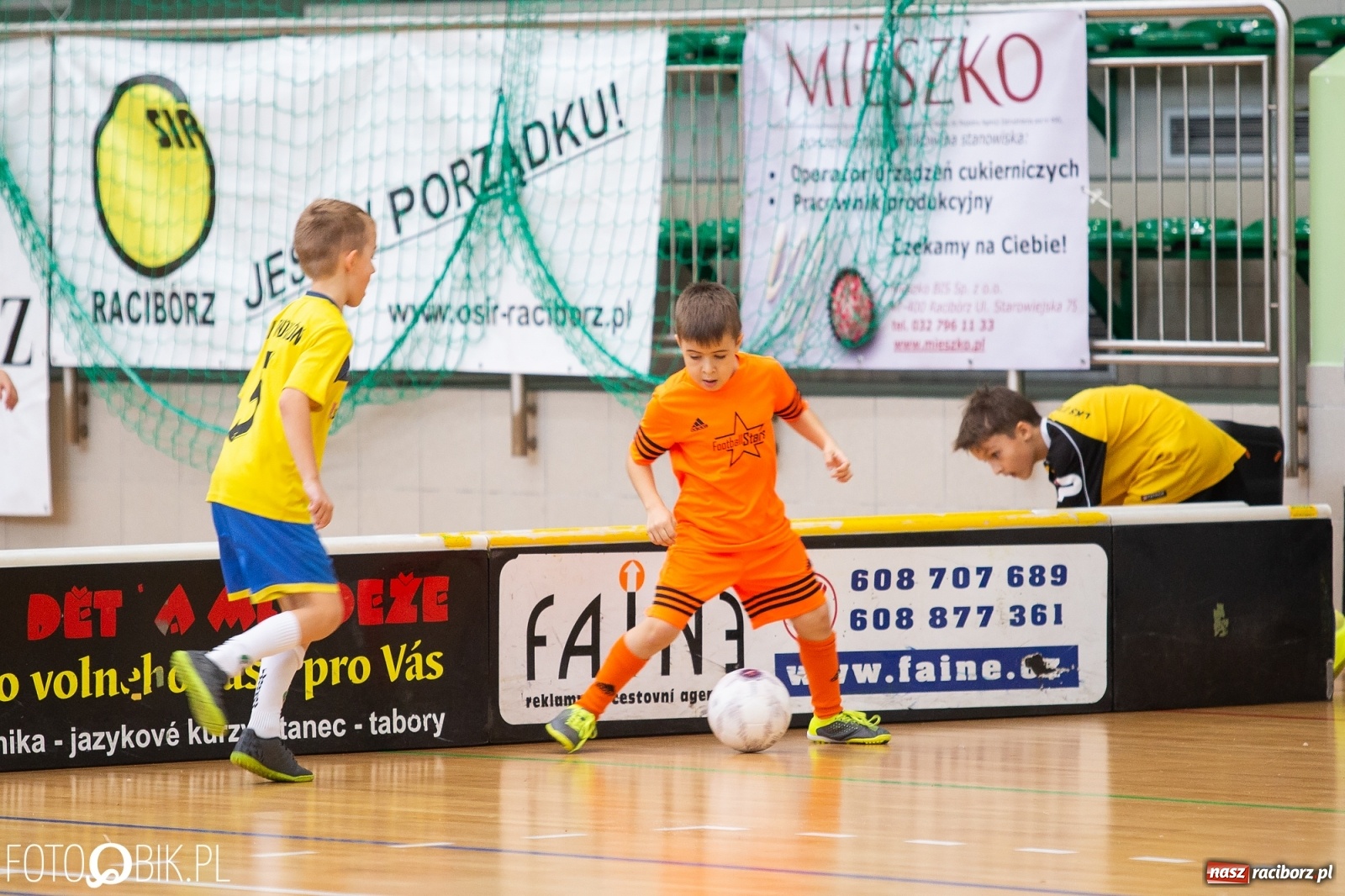 Zdjęcie w galerii na portalu naszraciborz.pl: Drugi dzień zmagań piłkarskich w Arenie Rafako wiadomości z regionu