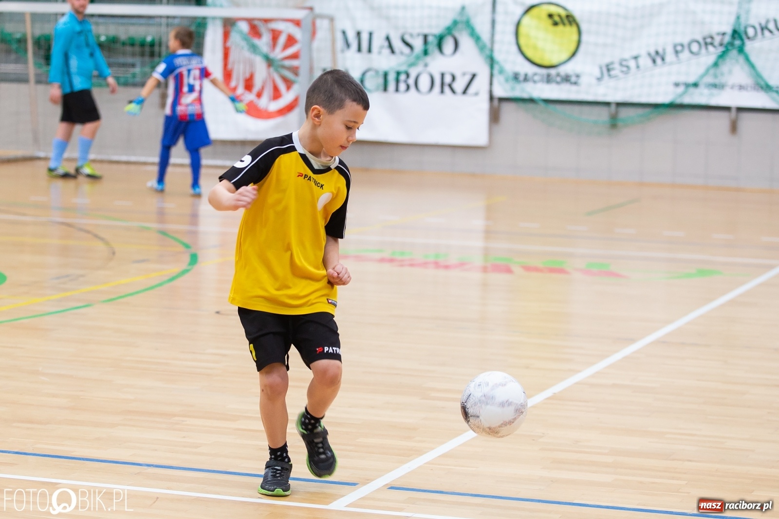 Zdjęcie w galerii na portalu naszraciborz.pl: Drugi dzień zmagań piłkarskich w Arenie Rafako wiadomości z regionu