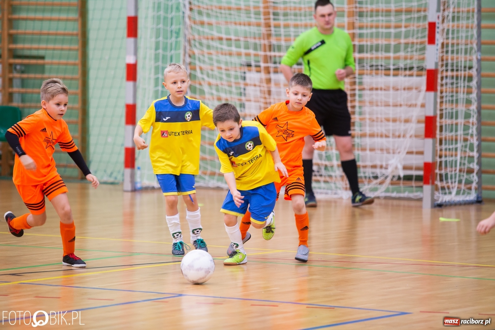 Zdjęcie w galerii na portalu naszraciborz.pl: Drugi dzień zmagań piłkarskich w Arenie Rafako wiadomości z regionu