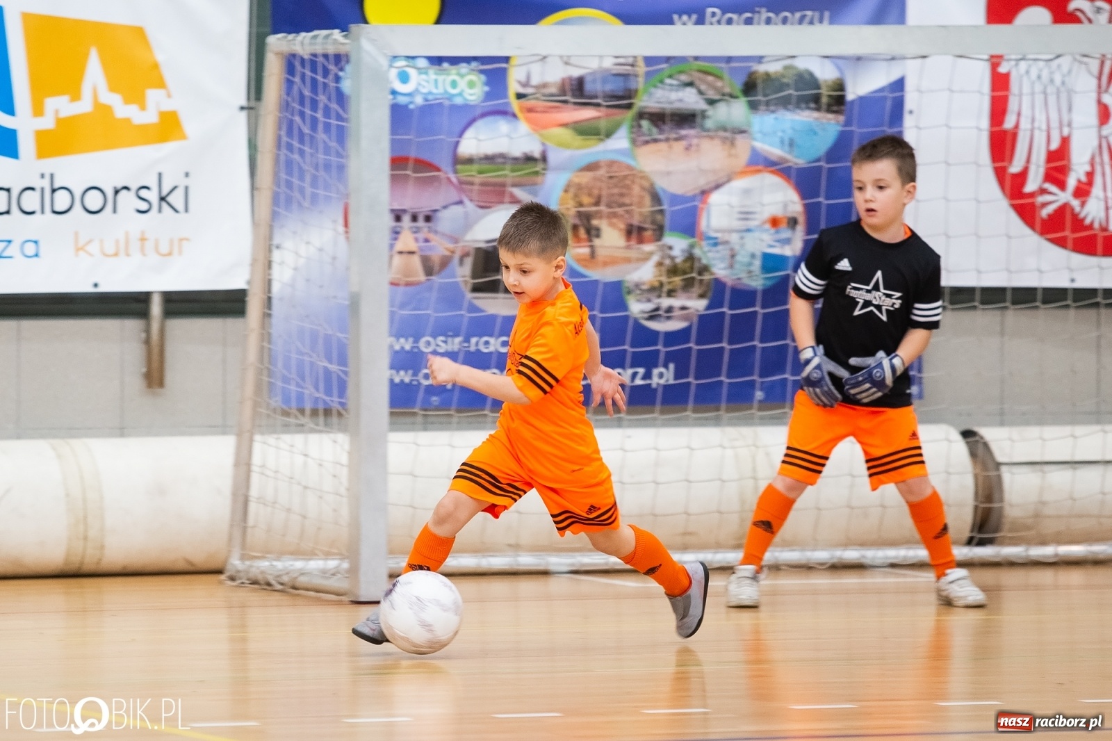 Zdjęcie w galerii na portalu naszraciborz.pl: Drugi dzień zmagań piłkarskich w Arenie Rafako wiadomości z regionu