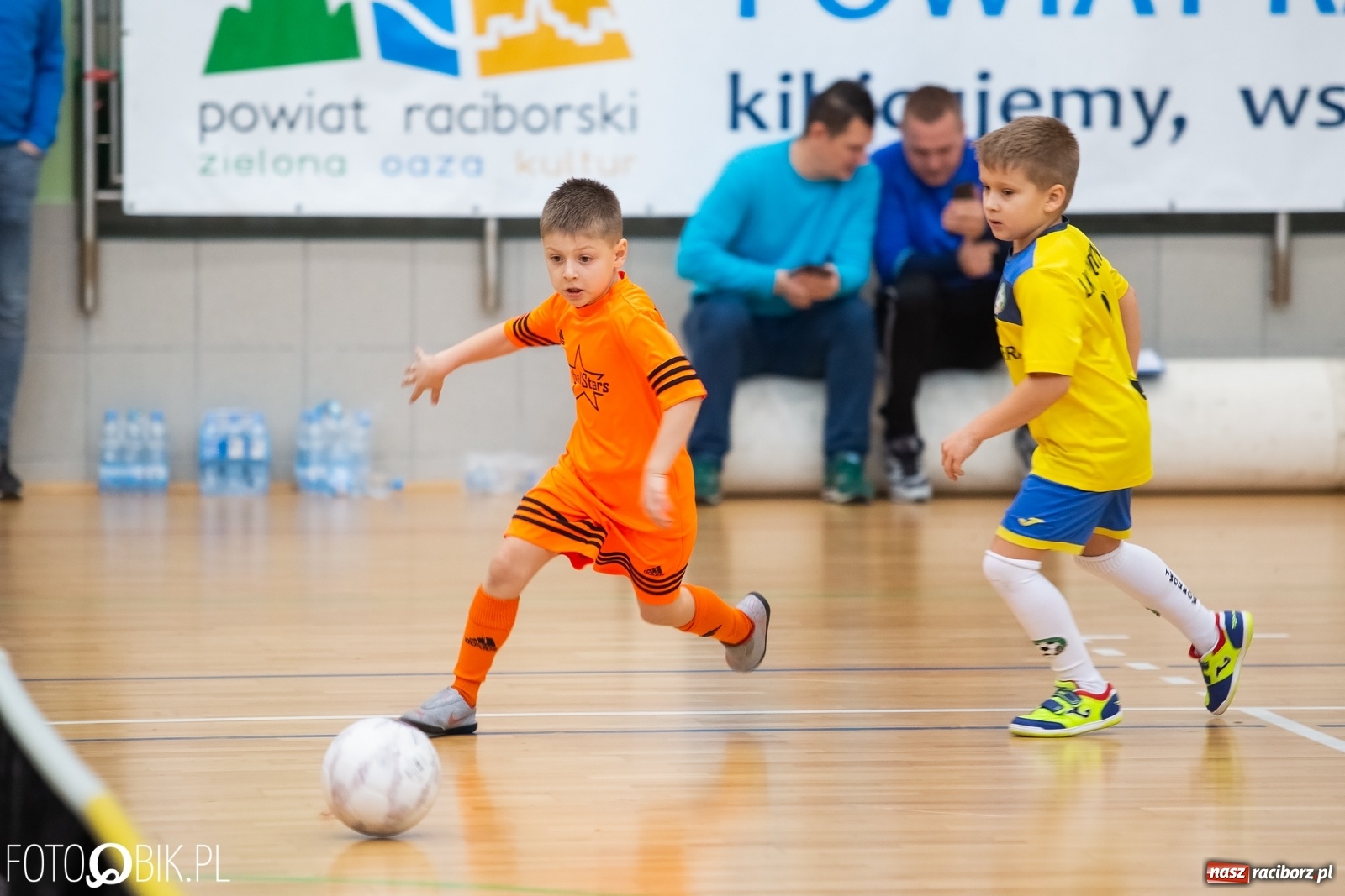 Zdjęcie w galerii na portalu naszraciborz.pl: Drugi dzień zmagań piłkarskich w Arenie Rafako wiadomości z regionu