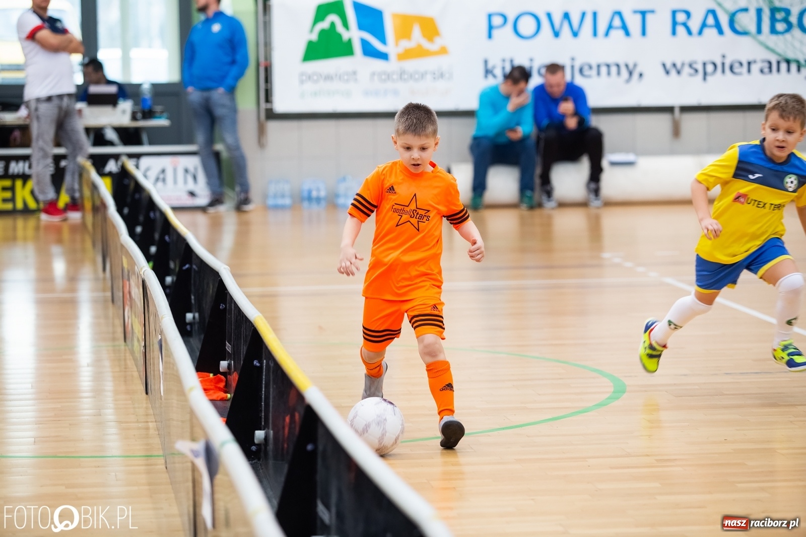 Zdjęcie w galerii na portalu naszraciborz.pl: Drugi dzień zmagań piłkarskich w Arenie Rafako wiadomości z regionu