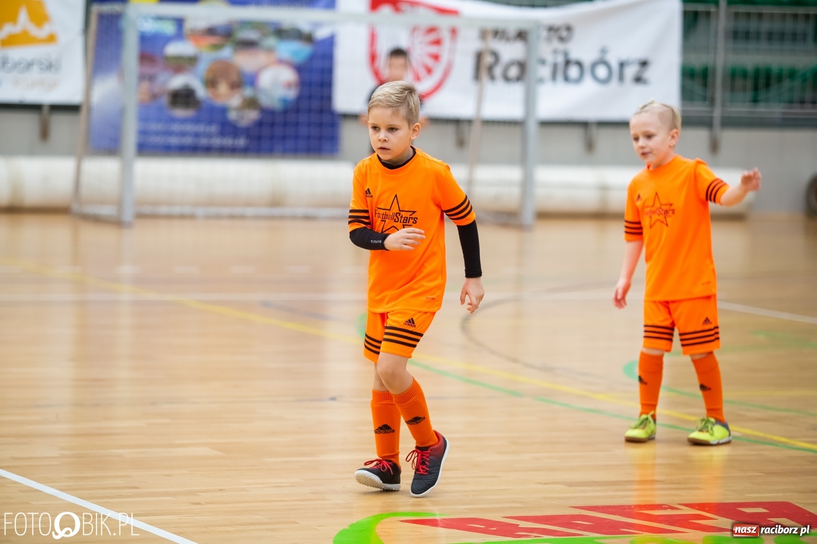 Zdjęcie w galerii na portalu naszraciborz.pl: Drugi dzień zmagań piłkarskich w Arenie Rafako wiadomości z regionu