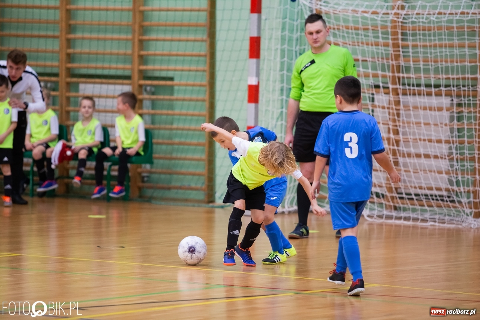 Zdjęcie w galerii na portalu naszraciborz.pl: Drugi dzień zmagań piłkarskich w Arenie Rafako wiadomości z regionu