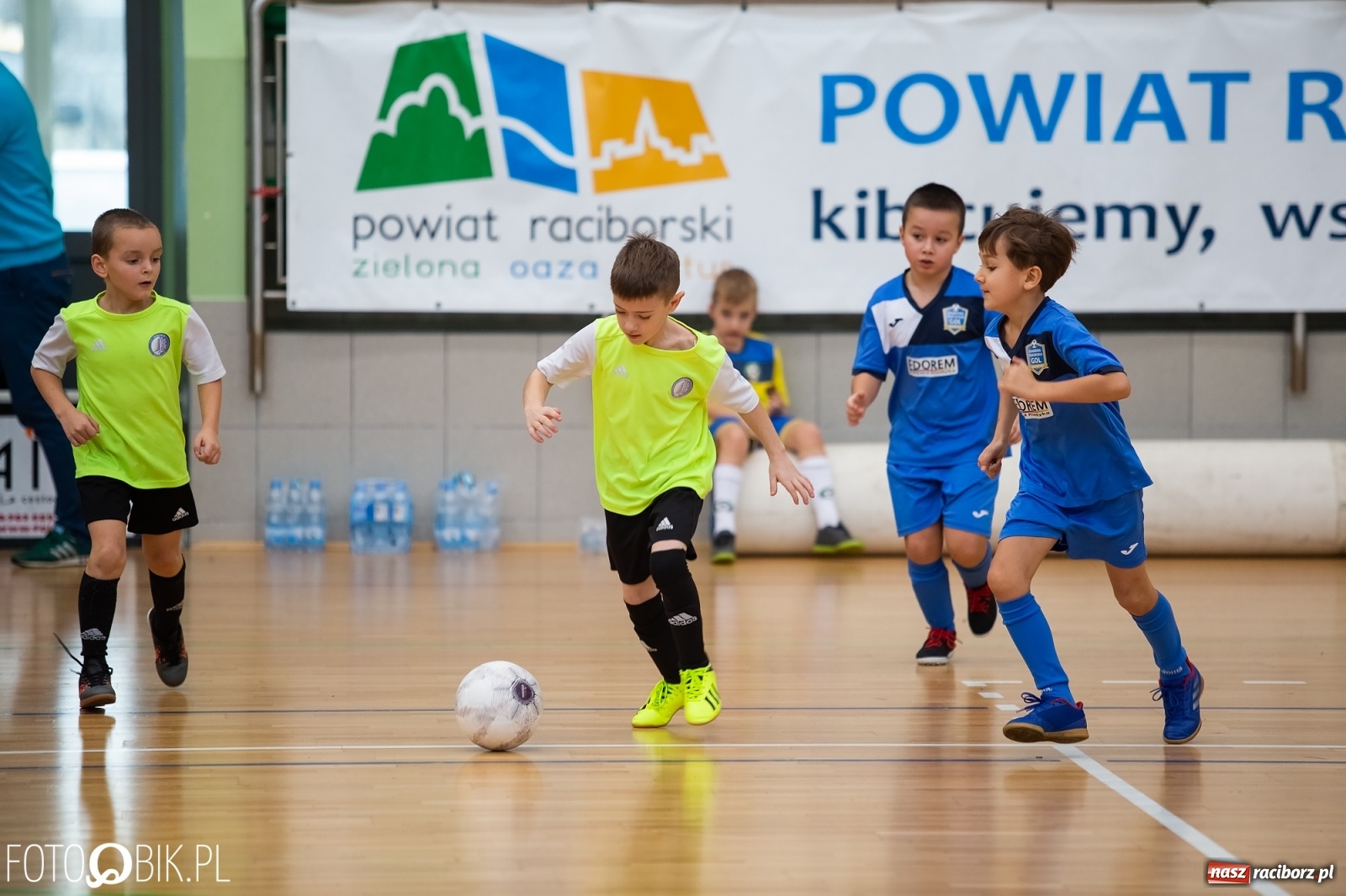 Zdjęcie w galerii na portalu naszraciborz.pl: Drugi dzień zmagań piłkarskich w Arenie Rafako wiadomości z regionu