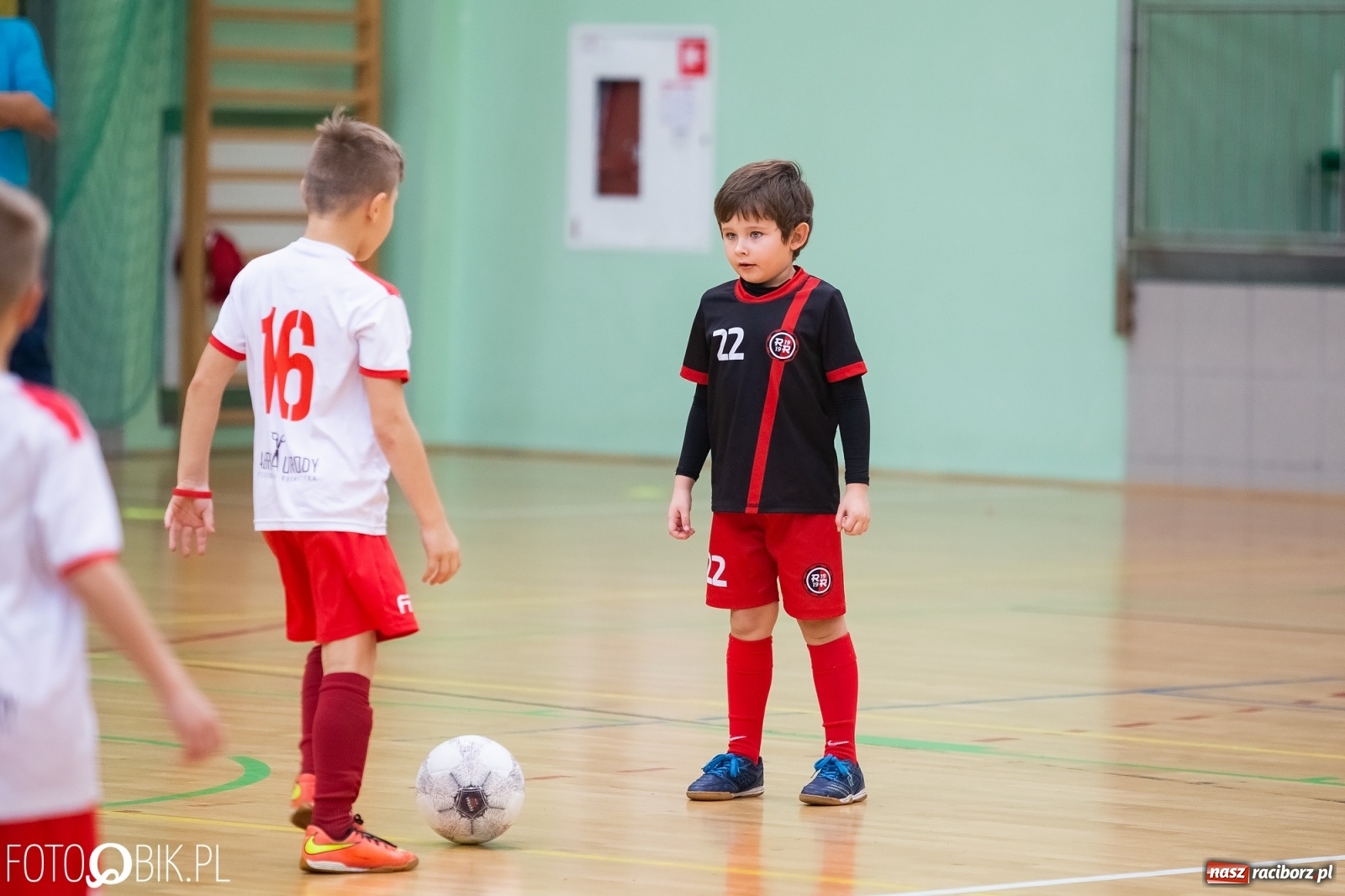 Zdjęcie w galerii na portalu naszraciborz.pl: Drugi dzień zmagań piłkarskich w Arenie Rafako wiadomości z regionu