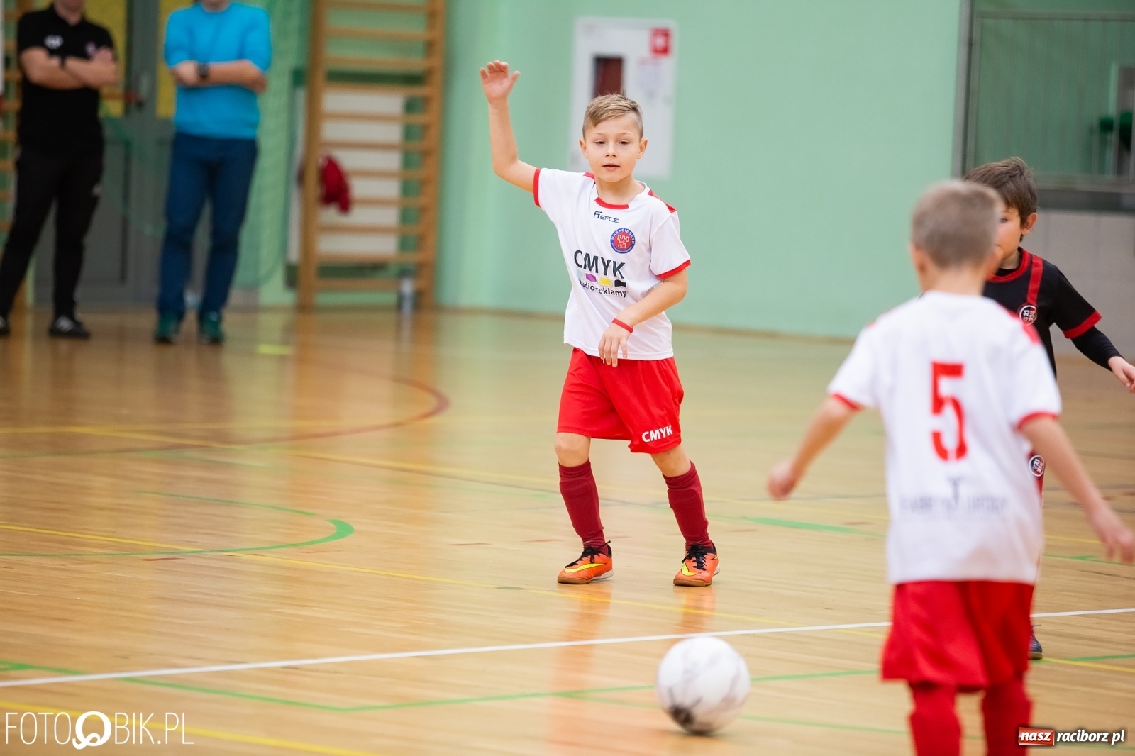 Zdjęcie w galerii na portalu naszraciborz.pl: Drugi dzień zmagań piłkarskich w Arenie Rafako wiadomości z regionu