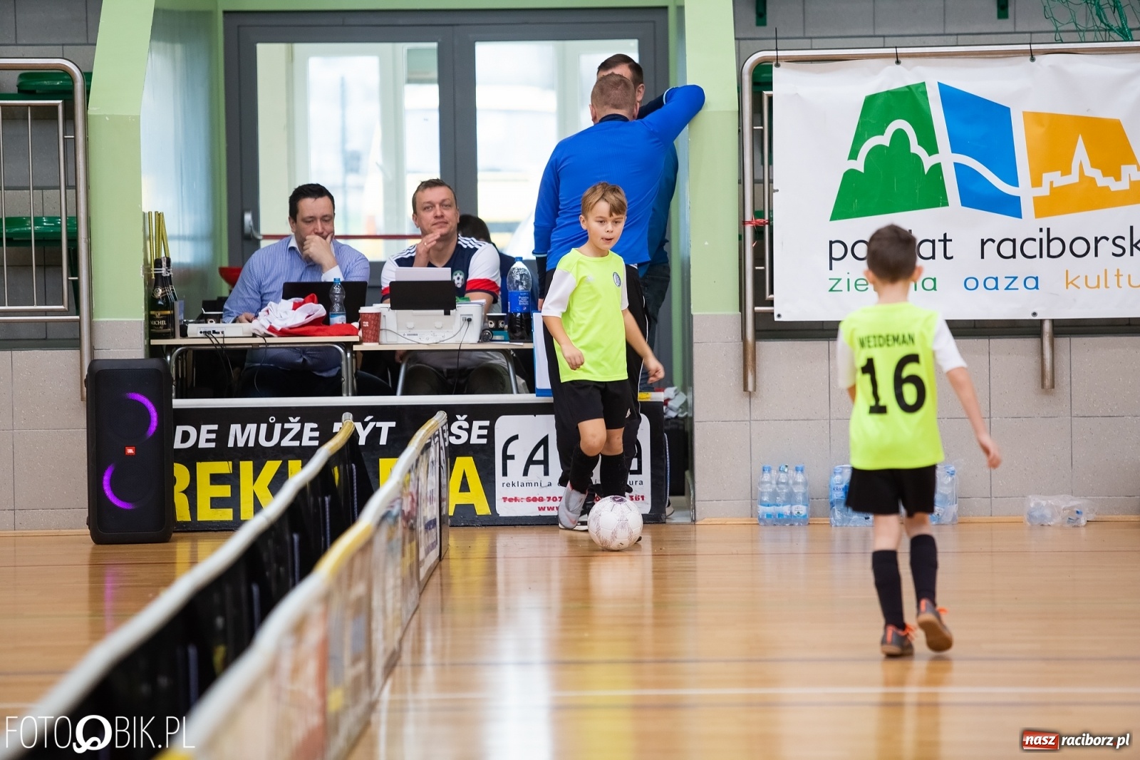 Zdjęcie w galerii na portalu naszraciborz.pl: Drugi dzień zmagań piłkarskich w Arenie Rafako wiadomości z regionu