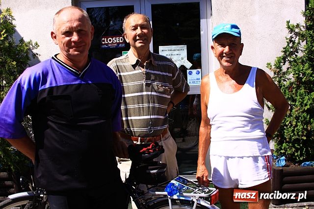 Zdjęcie w galerii na portalu naszraciborz.pl: Rodzinnie promowali ścieżki rowerowe wiadomości z regionu