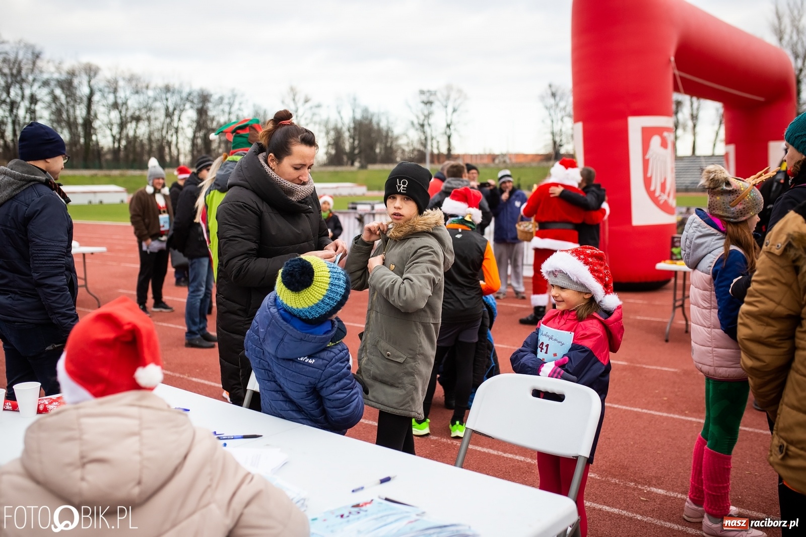 Zdjęcie w galerii na portalu naszraciborz.pl: Raciborski Bieg Mikołajkowy [FOTO i WIDEO] wiadomości z regionu