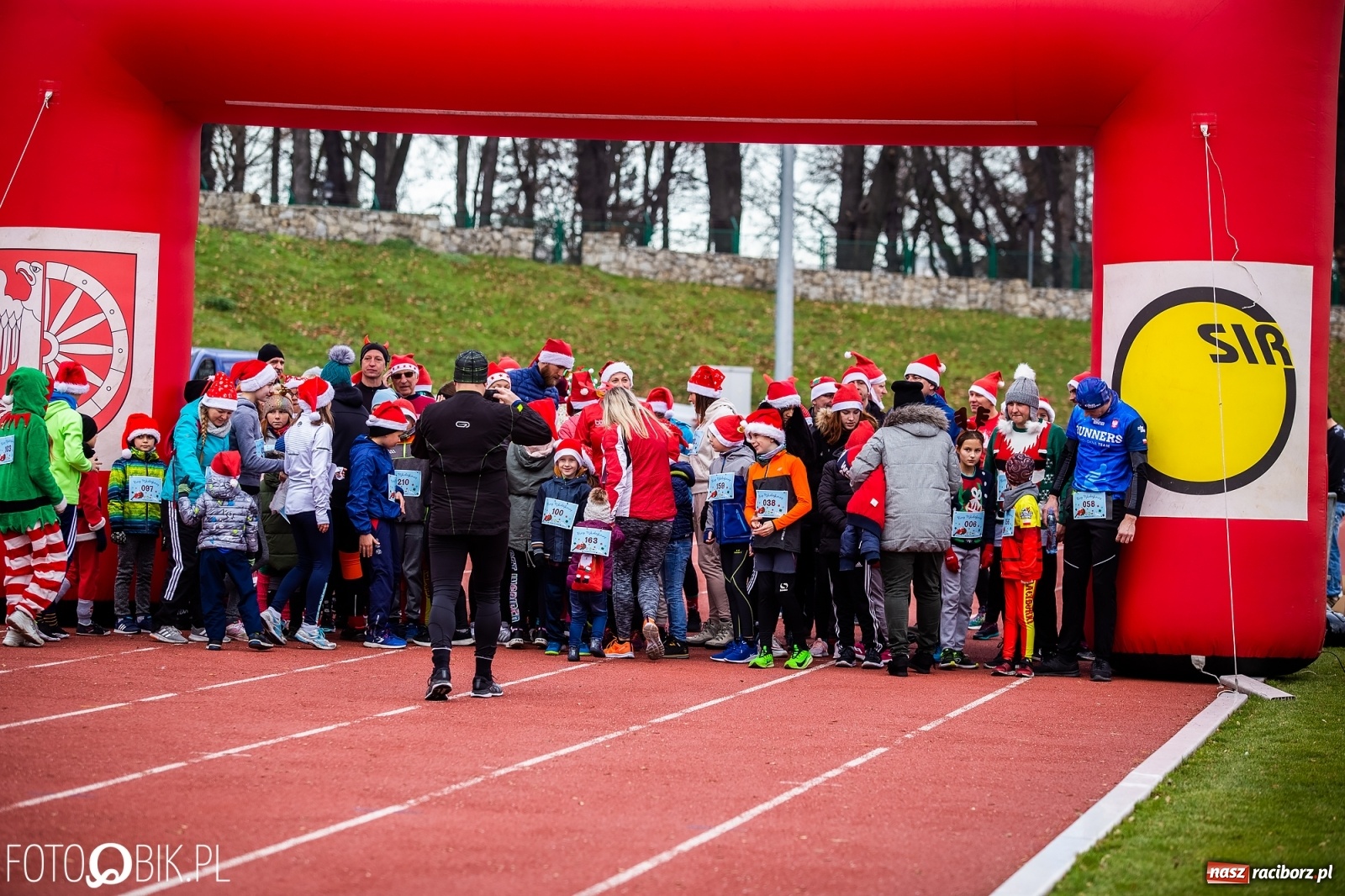 Zdjęcie w galerii na portalu naszraciborz.pl: Raciborski Bieg Mikołajkowy [FOTO i WIDEO] wiadomości z regionu