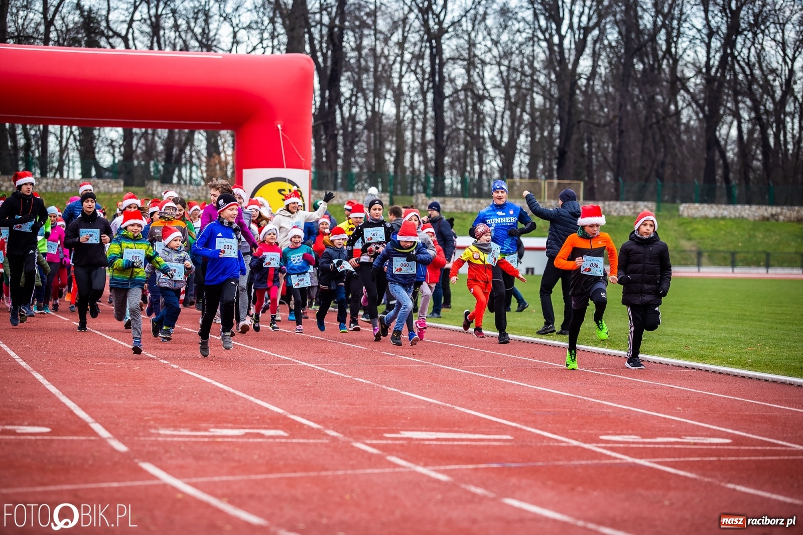 Zdjęcie w galerii na portalu naszraciborz.pl: Raciborski Bieg Mikołajkowy [FOTO i WIDEO] wiadomości z regionu