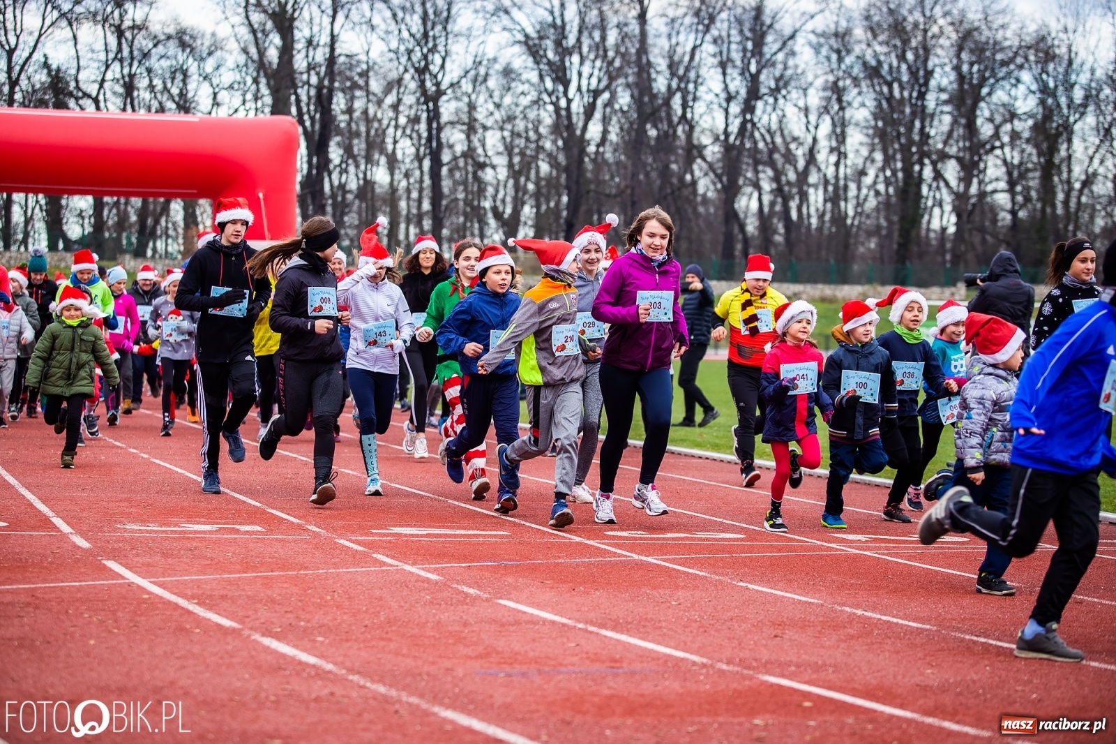 Zdjęcie w galerii na portalu naszraciborz.pl: Raciborski Bieg Mikołajkowy [FOTO i WIDEO] wiadomości z regionu