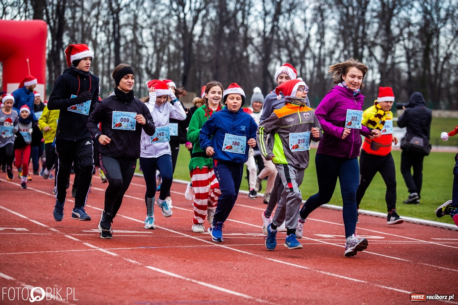 Zdjęcie w galerii na portalu naszraciborz.pl: Raciborski Bieg Mikołajkowy [FOTO i WIDEO] wiadomości z regionu