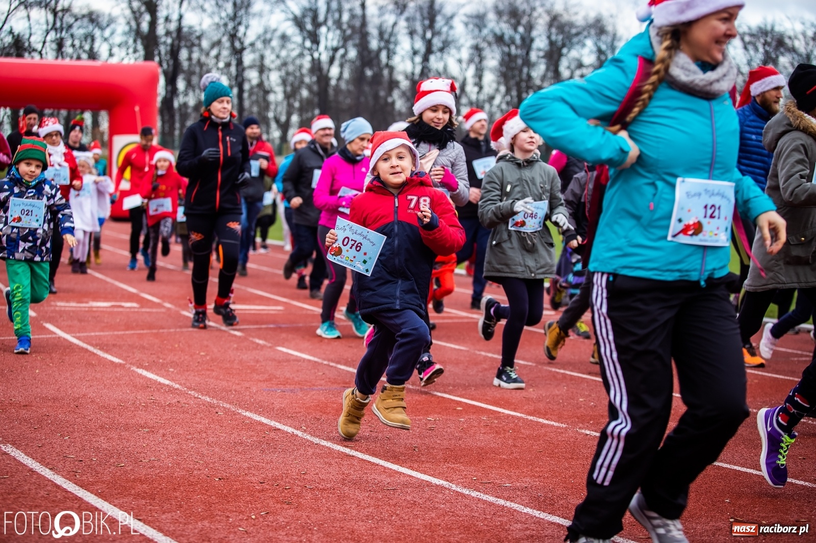 Zdjęcie w galerii na portalu naszraciborz.pl: Raciborski Bieg Mikołajkowy [FOTO i WIDEO] wiadomości z regionu