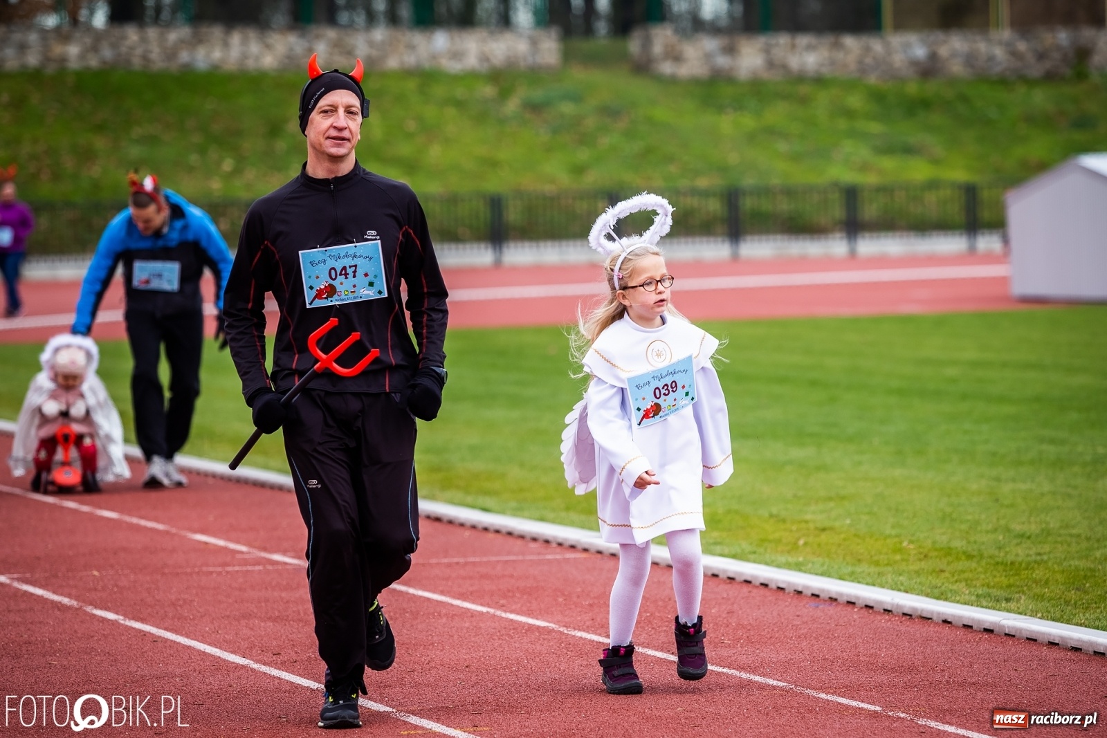 Zdjęcie w galerii na portalu naszraciborz.pl: Raciborski Bieg Mikołajkowy [FOTO i WIDEO] wiadomości z regionu