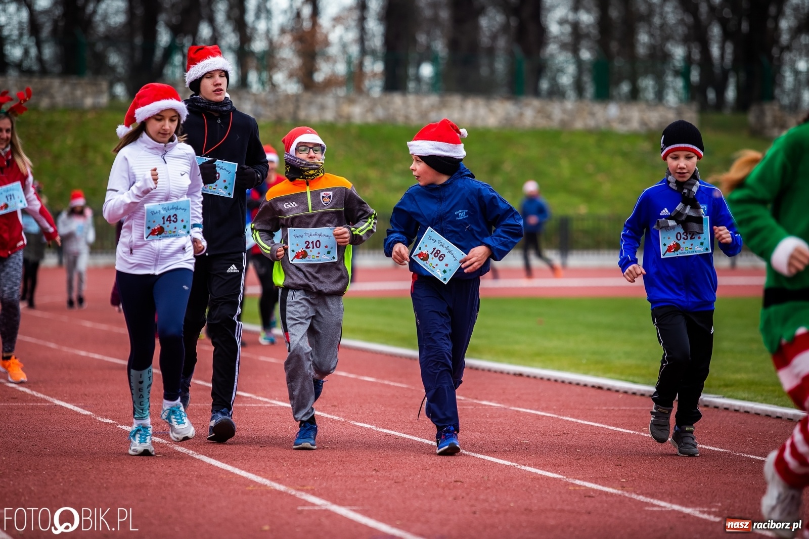 Zdjęcie w galerii na portalu naszraciborz.pl: Raciborski Bieg Mikołajkowy [FOTO i WIDEO] wiadomości z regionu