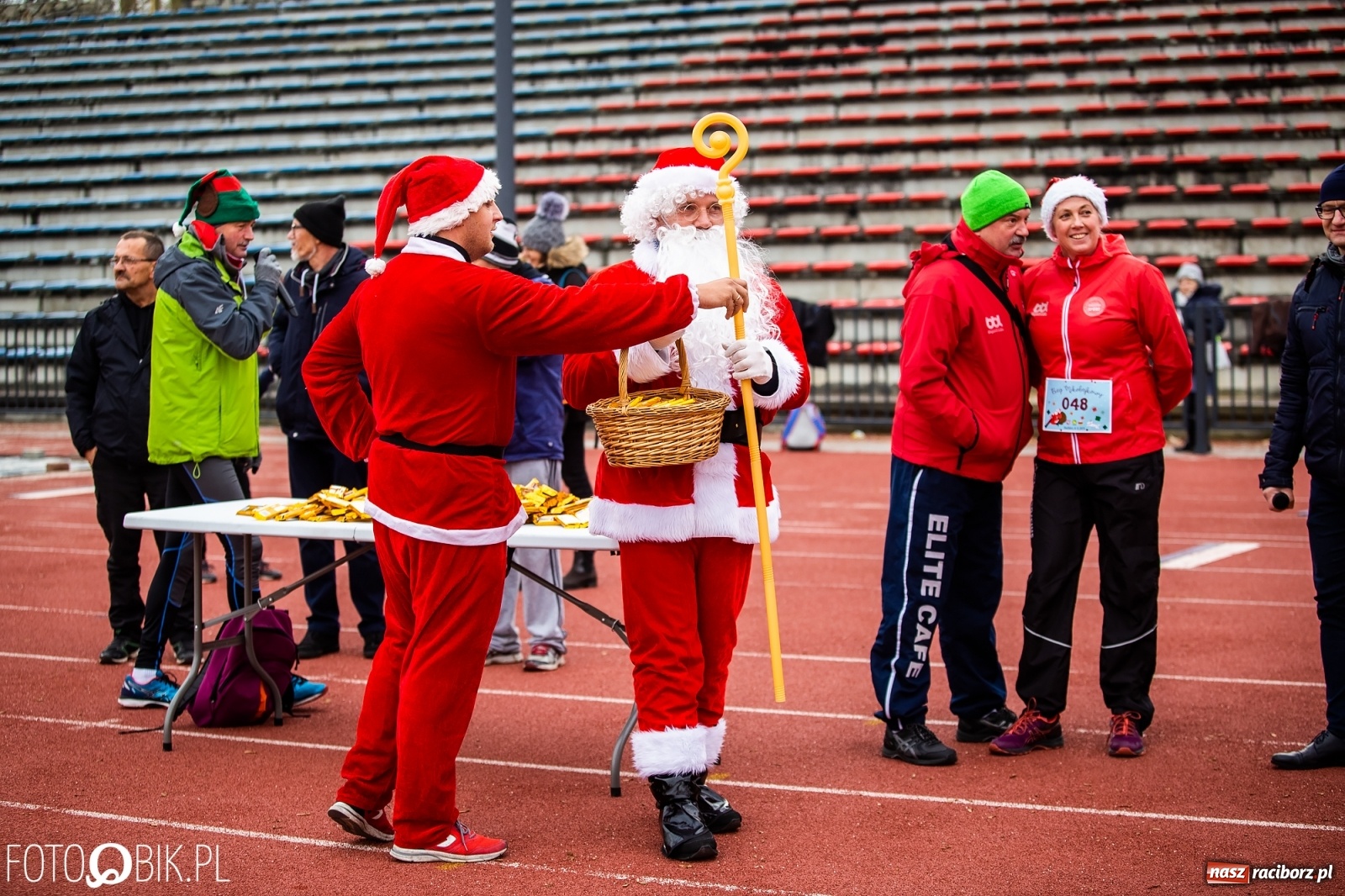 Zdjęcie w galerii na portalu naszraciborz.pl: Raciborski Bieg Mikołajkowy [FOTO i WIDEO] wiadomości z regionu