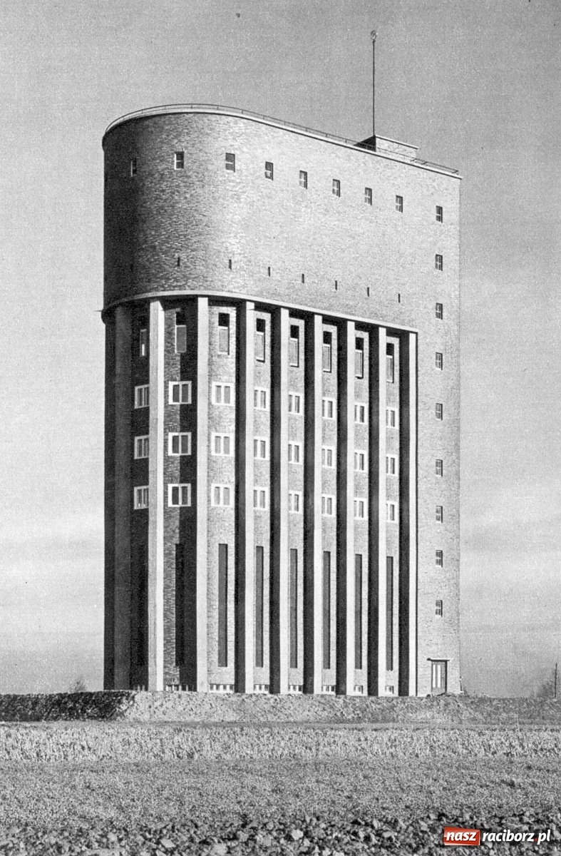Zdjęcie w galerii na portalu naszraciborz.pl: III Rzesza w Raciborzu. Tajemnice wieży ciśnień [FOTO i WIDEO] wiadomości z regionu