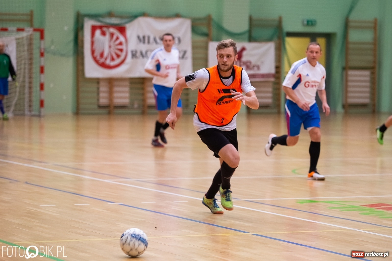 Zdjęcie w galerii na portalu naszraciborz.pl: HLPN. Niedziela z futsalem w Arenie Rafako wiadomości z regionu