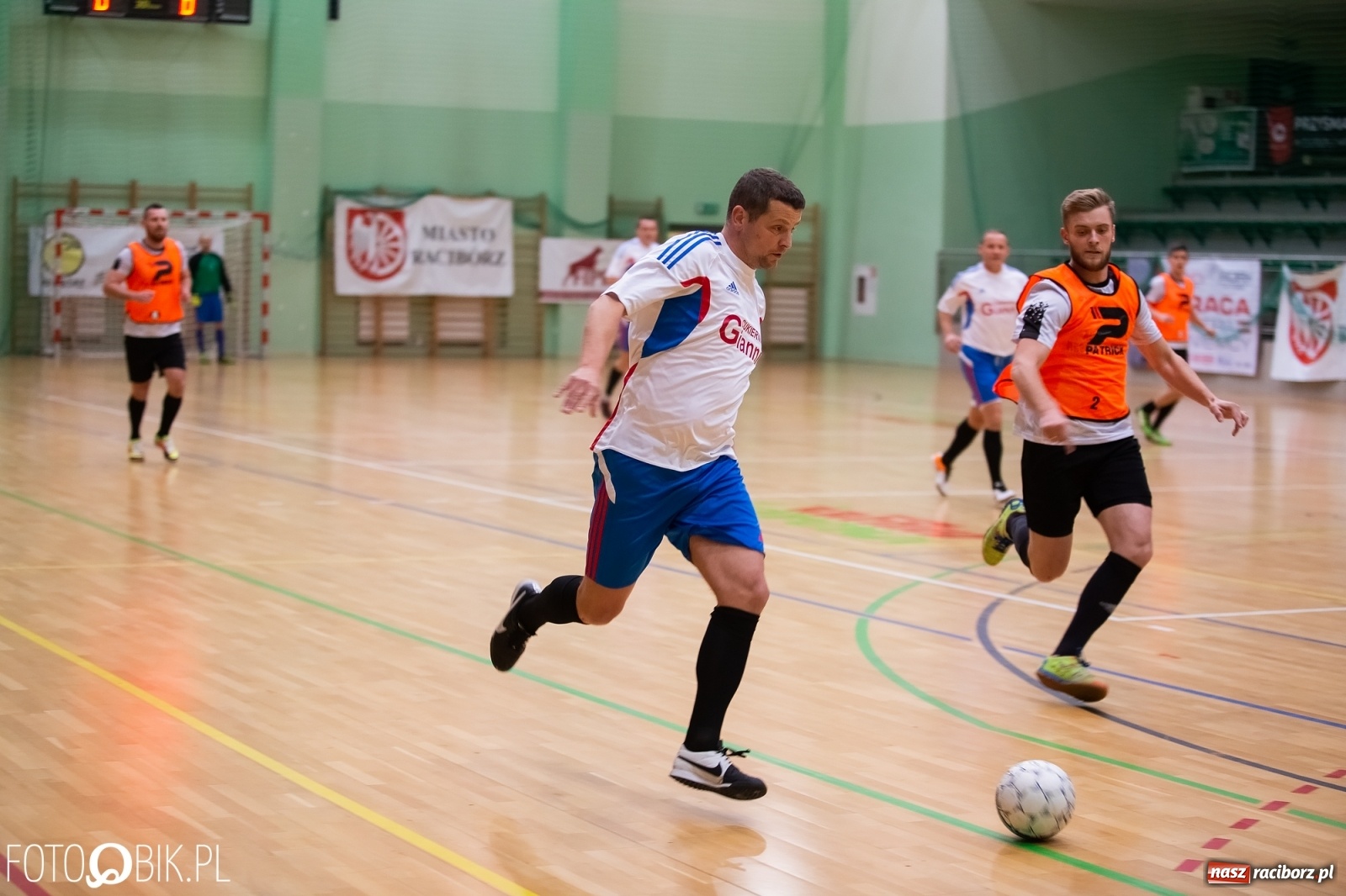 Zdjęcie w galerii na portalu naszraciborz.pl: HLPN. Niedziela z futsalem w Arenie Rafako wiadomości z regionu