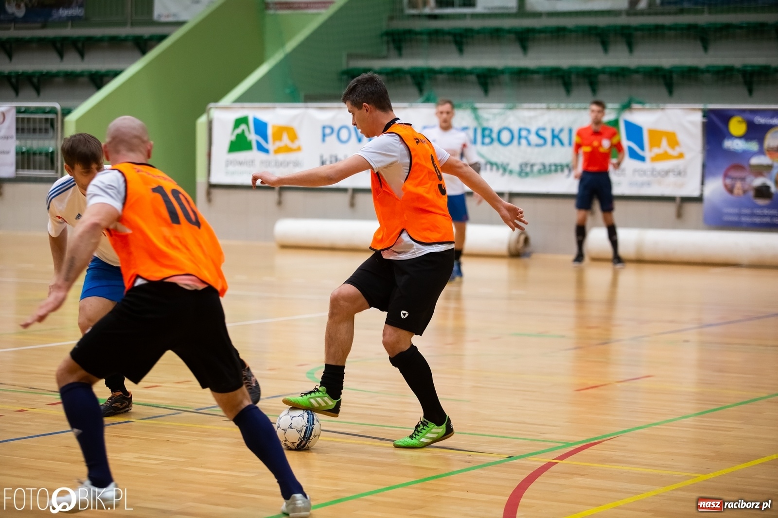 Zdjęcie w galerii na portalu naszraciborz.pl: HLPN. Niedziela z futsalem w Arenie Rafako wiadomości z regionu