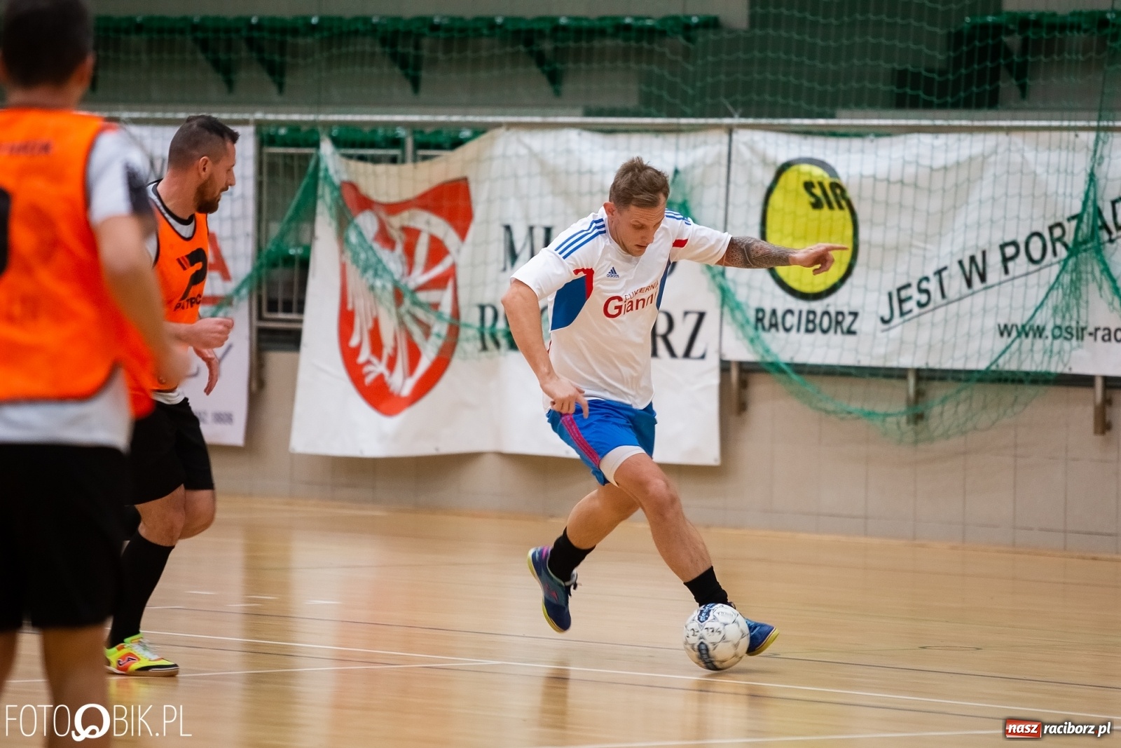 Zdjęcie w galerii na portalu naszraciborz.pl: HLPN. Niedziela z futsalem w Arenie Rafako wiadomości z regionu