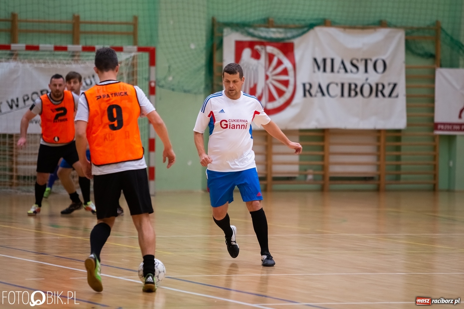 Zdjęcie w galerii na portalu naszraciborz.pl: HLPN. Niedziela z futsalem w Arenie Rafako wiadomości z regionu
