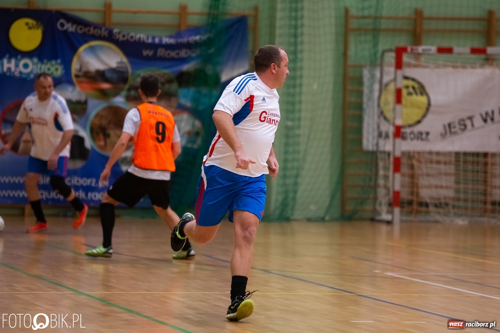 Zdjęcie w galerii na portalu naszraciborz.pl: HLPN. Niedziela z futsalem w Arenie Rafako wiadomości z regionu