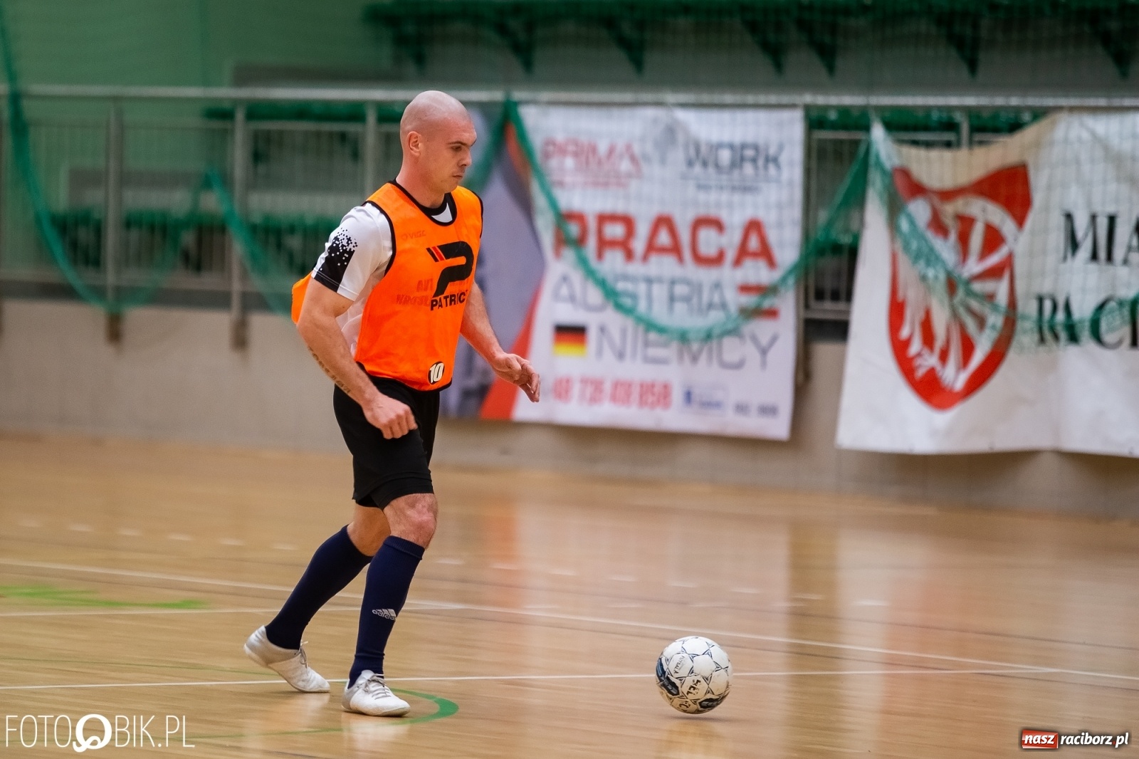 Zdjęcie w galerii na portalu naszraciborz.pl: HLPN. Niedziela z futsalem w Arenie Rafako wiadomości z regionu
