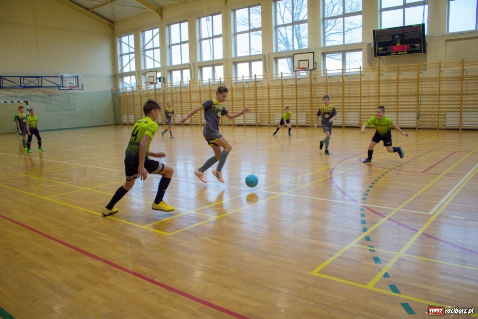 Zdjęcie w galerii na portalu naszraciborz.pl: Kuźniańska Stal zwycięzcą turnieju mikołajkowego w Kornowacu wiadomości z regionu