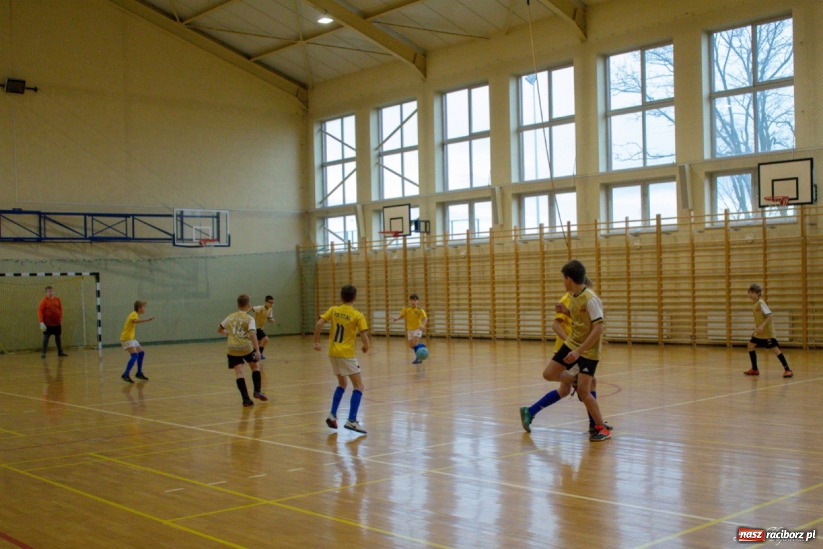 Zdjęcie w galerii na portalu naszraciborz.pl: Kuźniańska Stal zwycięzcą turnieju mikołajkowego w Kornowacu wiadomości z regionu