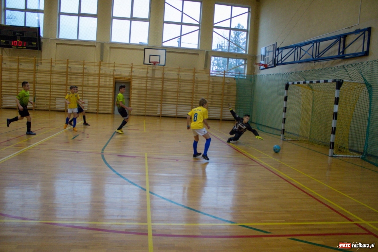 Zdjęcie w galerii na portalu naszraciborz.pl: Kuźniańska Stal zwycięzcą turnieju mikołajkowego w Kornowacu wiadomości z regionu