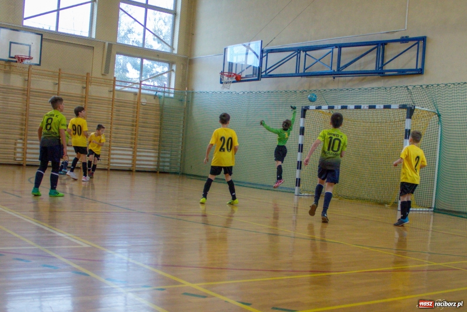 Zdjęcie w galerii na portalu naszraciborz.pl: Kuźniańska Stal zwycięzcą turnieju mikołajkowego w Kornowacu wiadomości z regionu