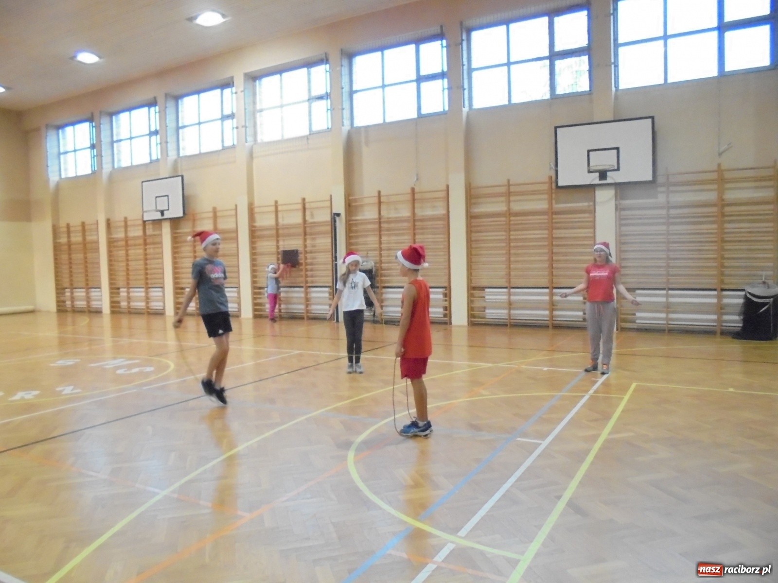 Zdjęcie w galerii na portalu naszraciborz.pl: Sportowe Mikołajki z TKKF Rafako wiadomości z regionu