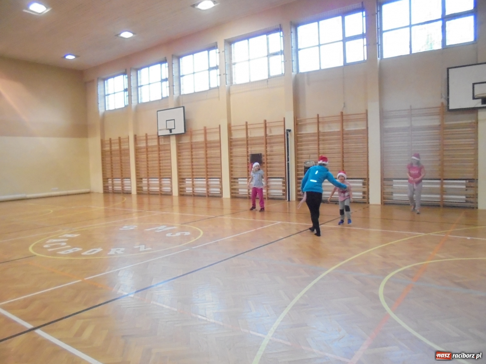 Zdjęcie w galerii na portalu naszraciborz.pl: Sportowe Mikołajki z TKKF Rafako wiadomości z regionu