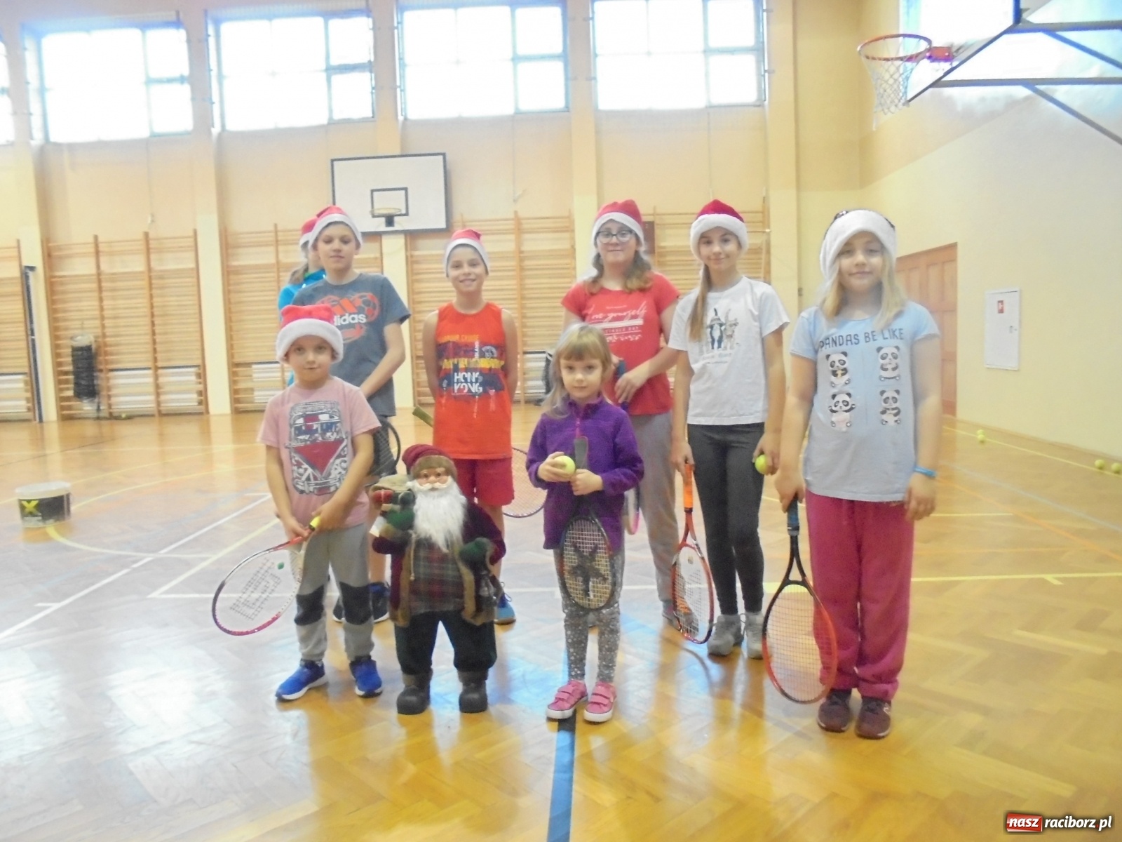 Zdjęcie w galerii na portalu naszraciborz.pl: Sportowe Mikołajki z TKKF Rafako wiadomości z regionu