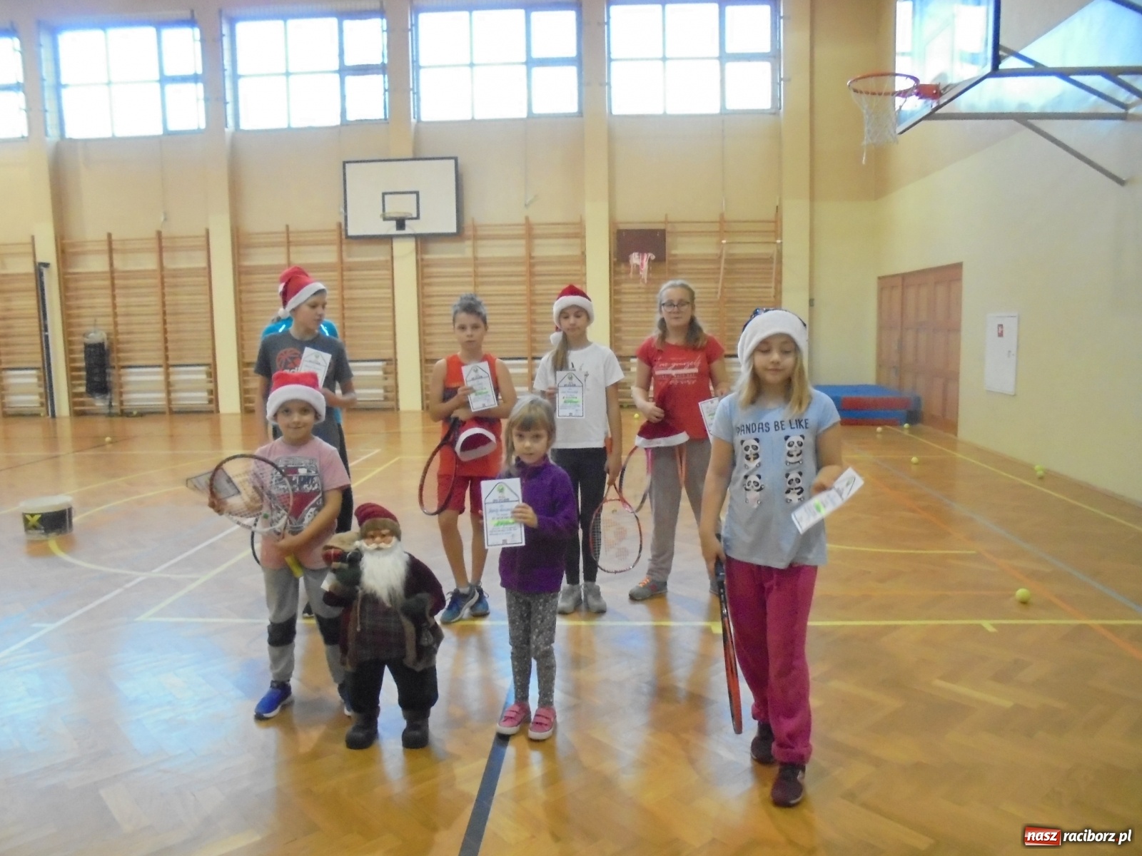 Zdjęcie w galerii na portalu naszraciborz.pl: Sportowe Mikołajki z TKKF Rafako wiadomości z regionu