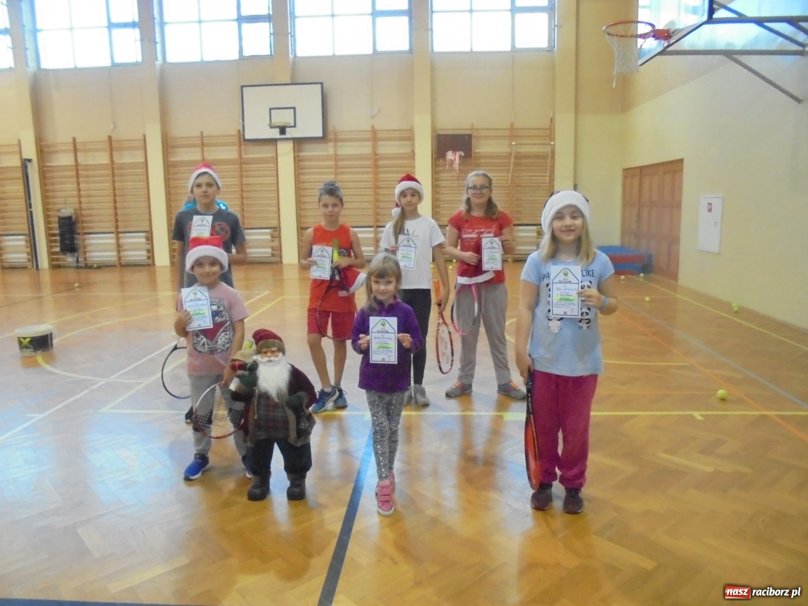 Zdjęcie w galerii na portalu naszraciborz.pl: Sportowe Mikołajki z TKKF Rafako wiadomości z regionu