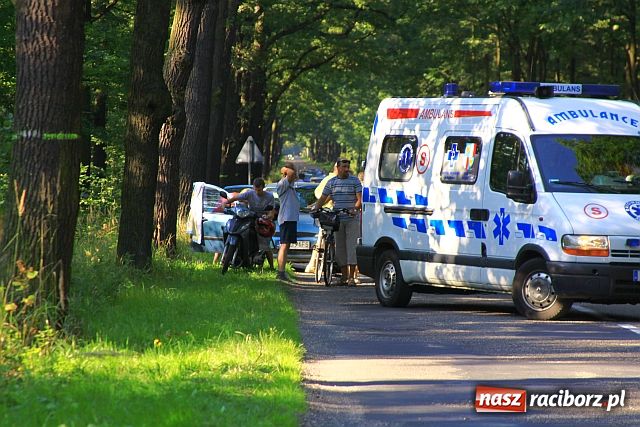 Zdjęcie w galerii na portalu naszraciborz.pl: Zderzenie opla z renault w Rudach wiadomości z regionu