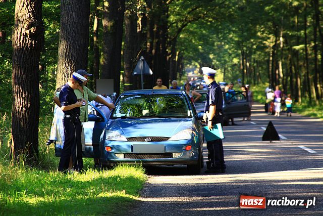 Zdjęcie w galerii na portalu naszraciborz.pl: Zderzenie opla z renault w Rudach wiadomości z regionu