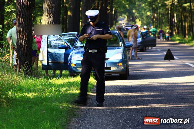 Zdjęcie w galerii na portalu naszraciborz.pl: Zderzenie opla z renault w Rudach wiadomości z regionu