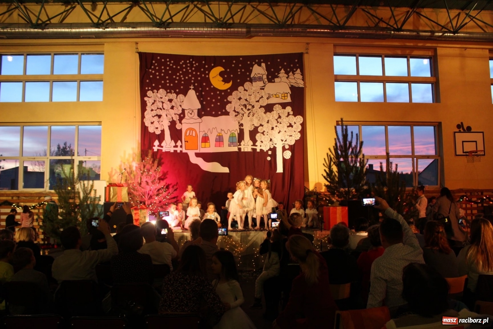 Zdjęcie w galerii na portalu naszraciborz.pl: Nędza. Charytatywny kiermasz ze zdwojoną siłą wiadomości z regionu