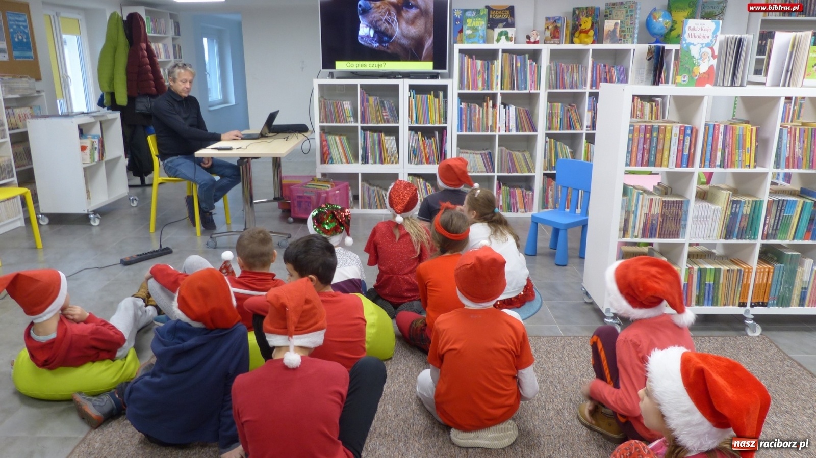 Zdjęcie w galerii na portalu naszraciborz.pl: O grzecznym psie w bibliotece w Brzeziu wiadomości z regionu