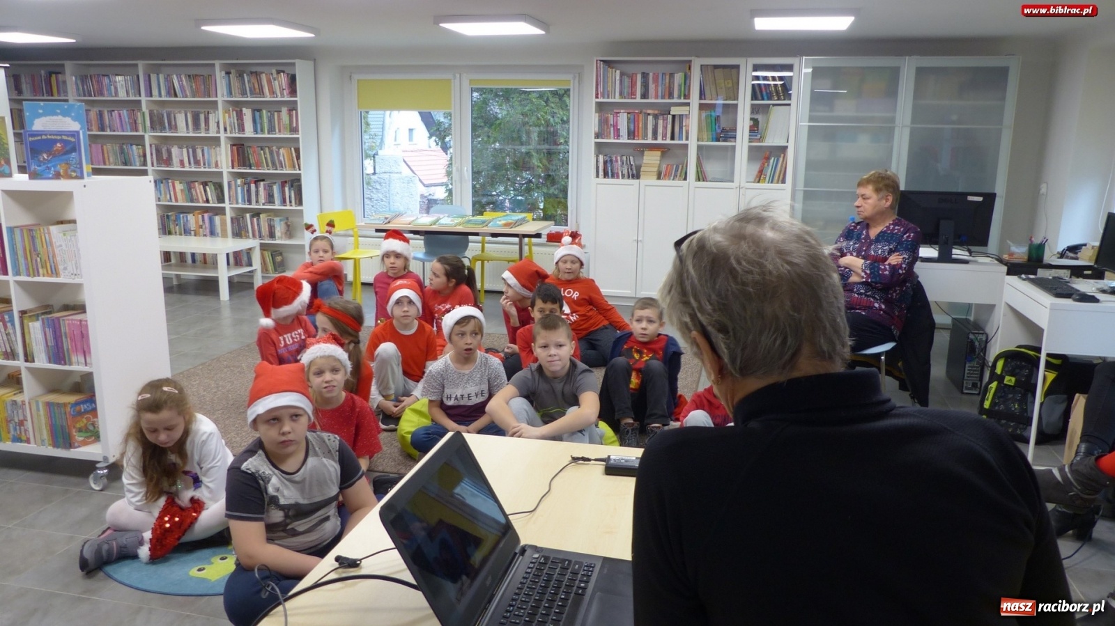 Zdjęcie w galerii na portalu naszraciborz.pl: O grzecznym psie w bibliotece w Brzeziu wiadomości z regionu