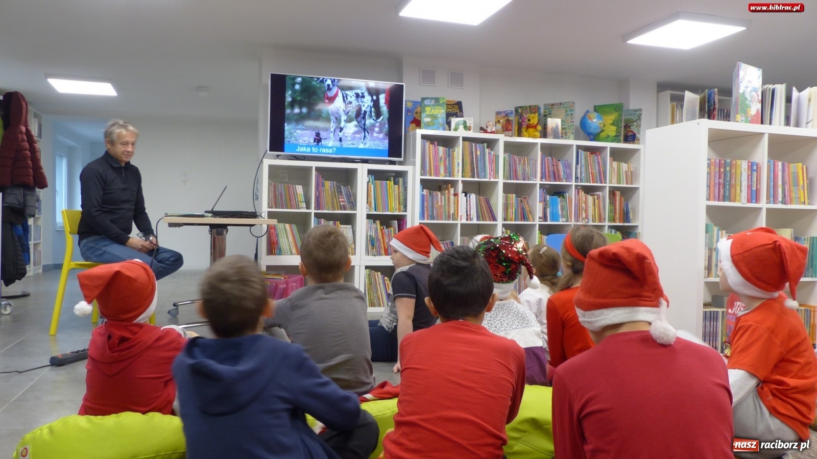 Zdjęcie w galerii na portalu naszraciborz.pl: O grzecznym psie w bibliotece w Brzeziu wiadomości z regionu