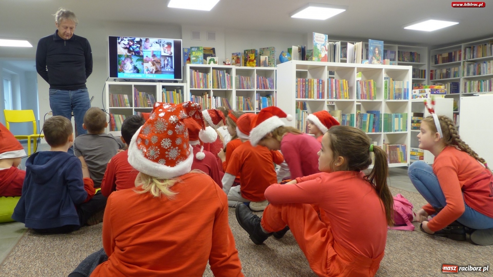 Zdjęcie w galerii na portalu naszraciborz.pl: O grzecznym psie w bibliotece w Brzeziu wiadomości z regionu